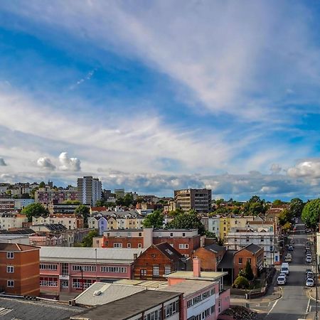 Iconic Garden Apt, Steps From City Centre & Cafes Bristol Extérieur photo